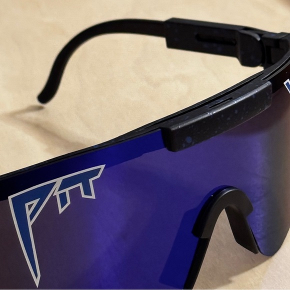 NWT - Polarized Pit Viper Sunglasses - Midnight Blue Lens & Speckled Black Frame - Picture 3 of 8